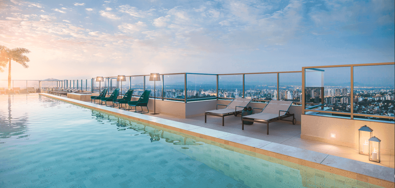 Piscina na cobertura com espreguiçadeiras e vista panorâmica da cidade
